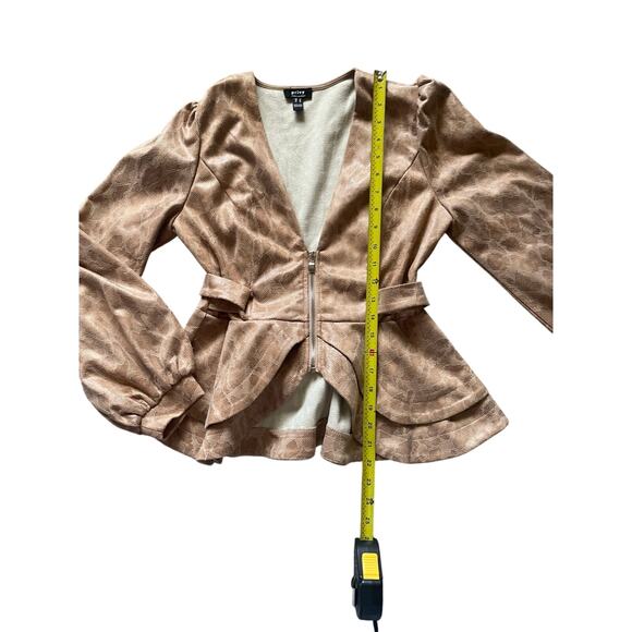 Privy Womens/Teen Ruffled Peplum Shaket Faux Pink Suede Snakeskin Size Medium - Picture 5 of 10